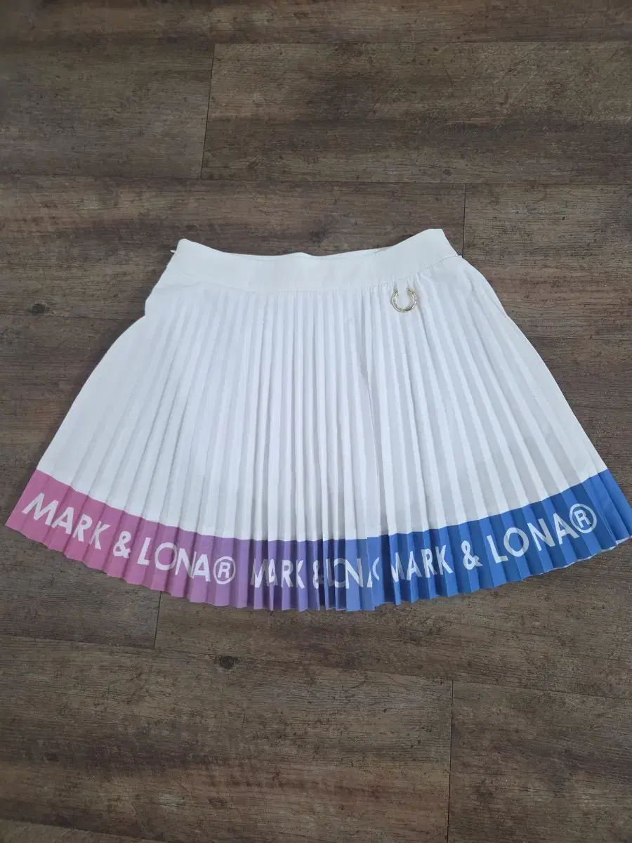 MARK & LONA | 마크앤로나 Mark & Lona Pleated Skirt 36 on